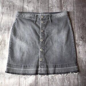 Articles of Society Light Wash Black Released Hem Denim Skirt Size 28